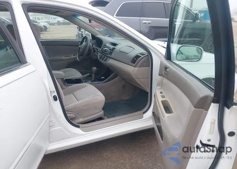 2003 Toyota Camry Le z USA, uszkodzony, nr VIN 4T1BE32K13U254254